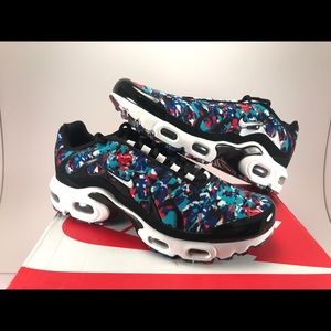 Nike Air Max Plus Black/White/Hyper Blue 6Y/7.5W